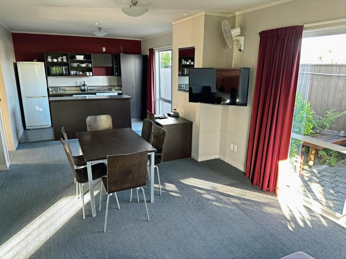 Arena Lodge Palmerston North Ngoại thất bức ảnh