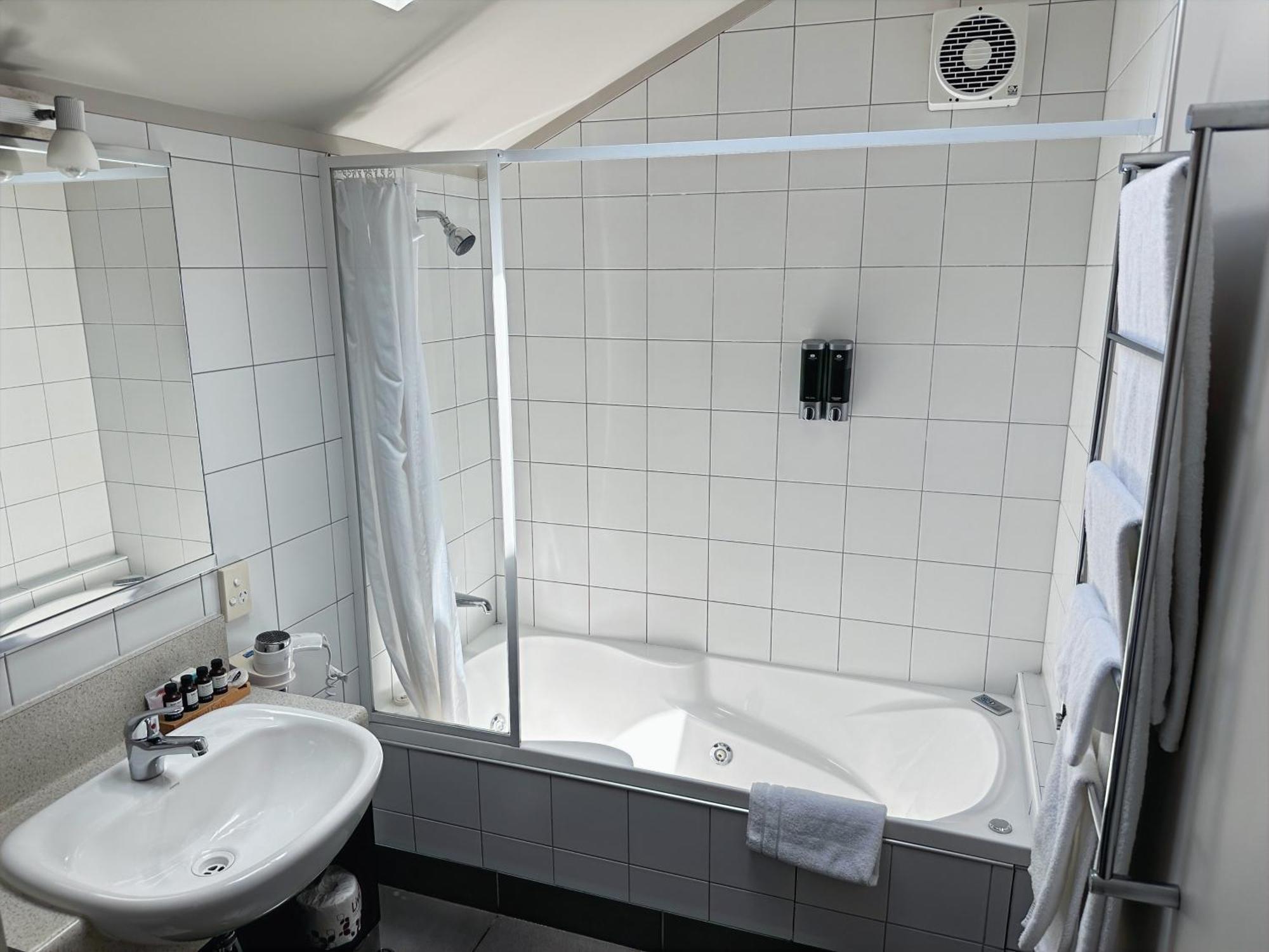 Arena Lodge Palmerston North Ngoại thất bức ảnh